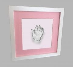 Beyaz çerçeveli çocuk el izi heykeli seti