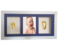 Beyaz çerçeveli, resimli, 3 bölmeli bebek el-ayak izi heykeli seti Altın rengi - Mavi renkli paspartu