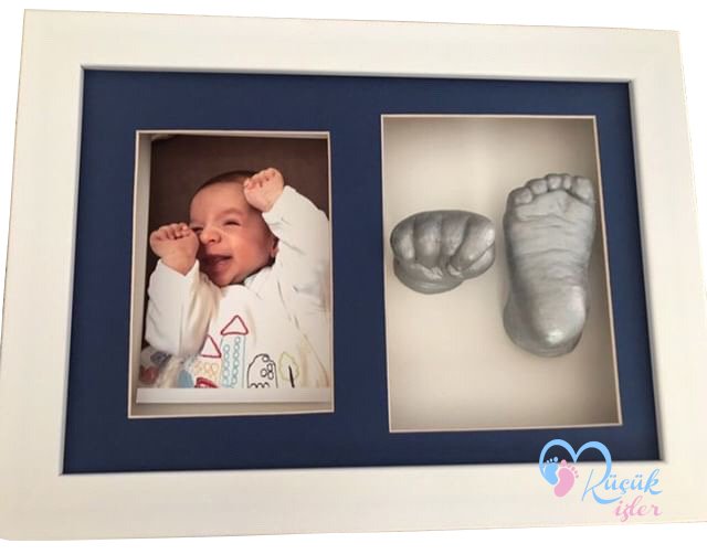 Beyaz çerçeveli resimli bebek el-ayak izi heykeli seti Gümüş rengi - Mavi renkli paspartu