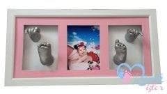 Çerçeveli, resimli, 3 bölmeli bebek 2 el-2 ayak izi heykeli seti Gümüş rengi - Pembe renkli paspartu