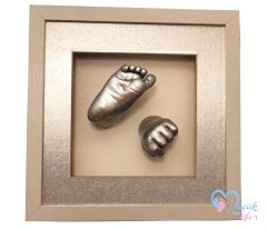 Beyaz çerçeveli bebek el ve ayak izi heykeli seti Gümüş rengi - Gümüş renkli paspartu