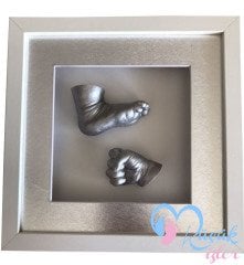 Beyaz çerçeveli bebek el ve ayak izi heykeli seti Gümüş rengi - Gümüş renkli paspartu