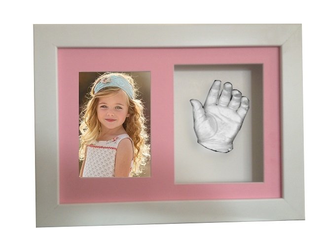 Beyaz çerçeveli, resimli çocuk el izi heykeli seti Gümüş rengi - Pembe renkli paspartu