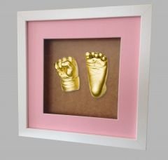 Beyaz çerçeveli bebek el ve ayak izi heykeli seti Altın rengi - Pembe renkli paspartu