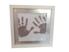 Inkless print beyaz çerçeveli el ve ayak izi alma seti Gümüş renkli paspartu