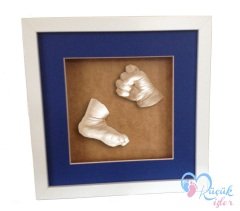 Beyaz çerçeveli bebek el ve ayak izi heykeli seti Ten rengi - Mavi renkli paspartu