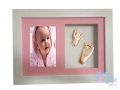 Beyaz çerçeveli resimli bebek el-ayak izi heykeli seti Ten rengi - Pembe renkli paspartu