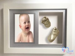 Beyaz çerçeveli resimli bebek el-ayak izi heykeli seti Gümüş rengi - Gümüş renkli paspartu